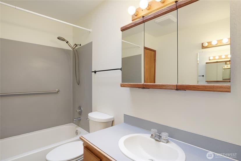 Property photo for 9621 Sunburst Court SE, Port Orchard photo 26