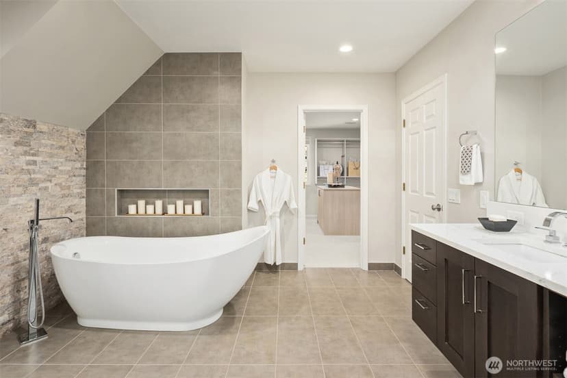 Property photo for 2400 100th Avenue NE, Bellevue photo 17