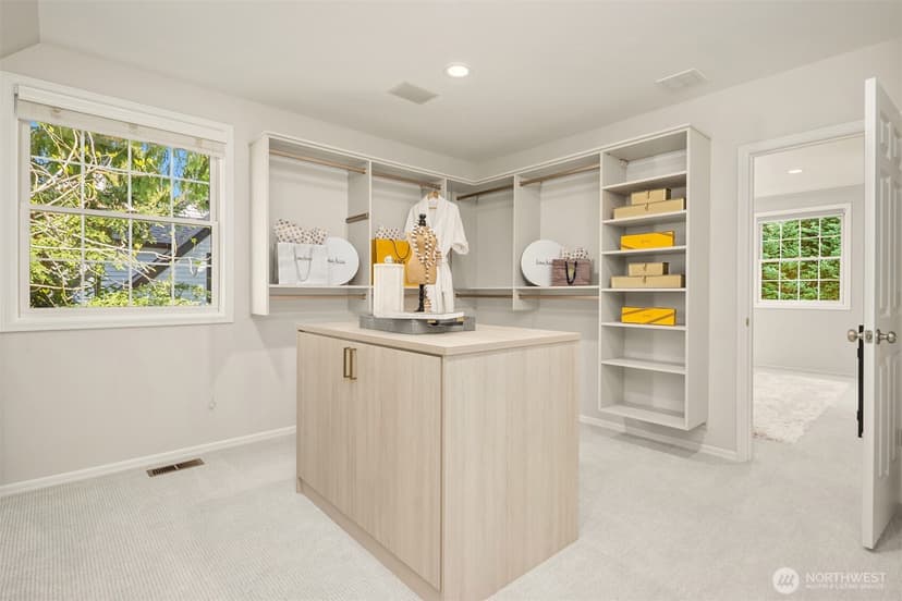 Property photo for 2400 100th Avenue NE, Bellevue photo 15