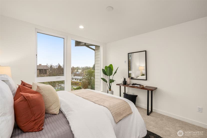 Property photo for 4409 B 21st Avenue SW, Seattle photo 11