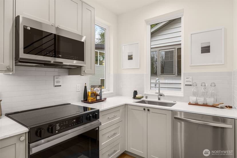 Property photo for 4409 B 21st Avenue SW, Seattle photo 9
