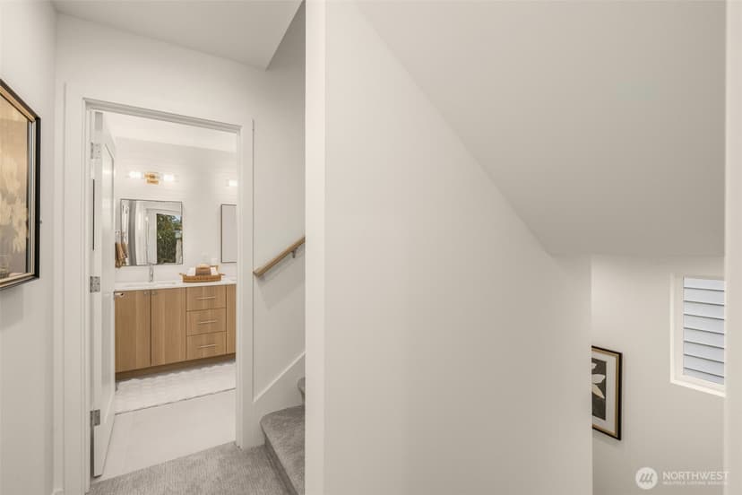 Property photo for 4409 B 21st Avenue SW, Seattle photo 15