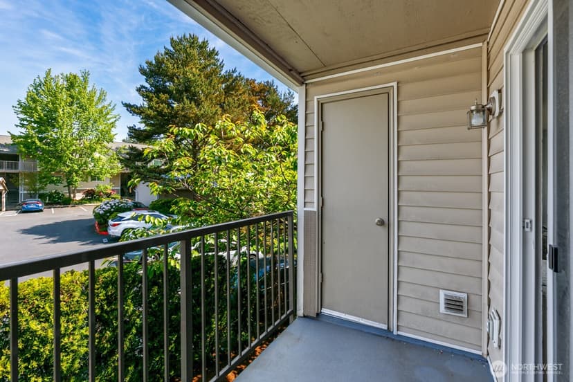 Property photo for 11527 Highway 99 #E-206, Everett photo 16