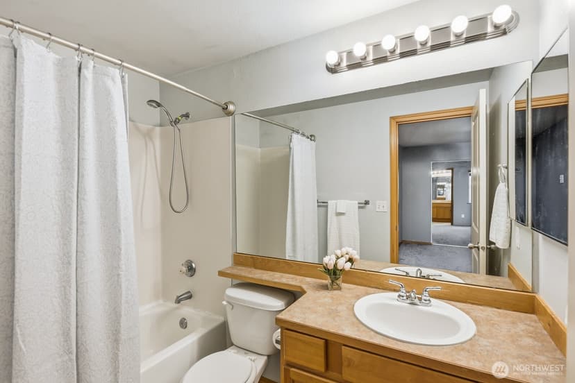 Property photo for 11527 Highway 99 #E-206, Everett photo 30