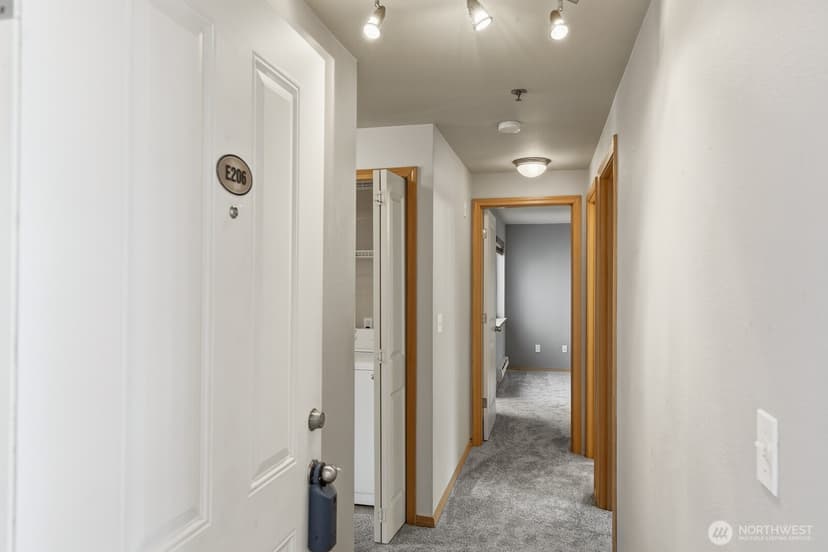 Property photo for 11527 Highway 99 #E-206, Everett photo 22