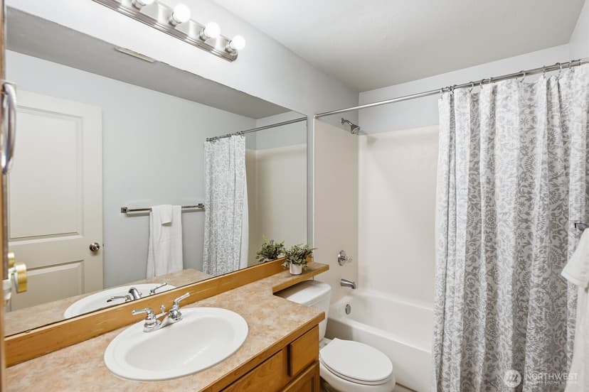 Property photo for 11527 Highway 99 #E-206, Everett photo 26