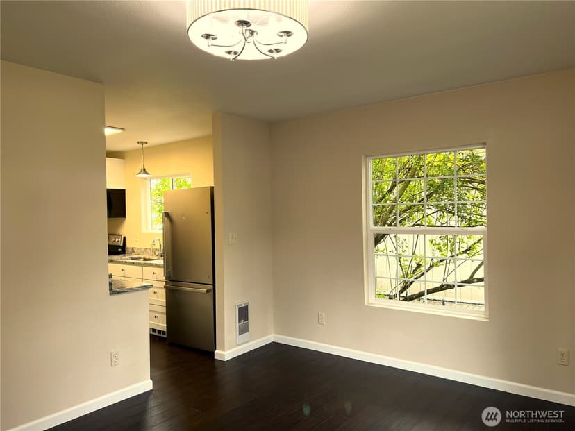 Property photo for 14721 Portland Avenue SW, Lakewood photo 9