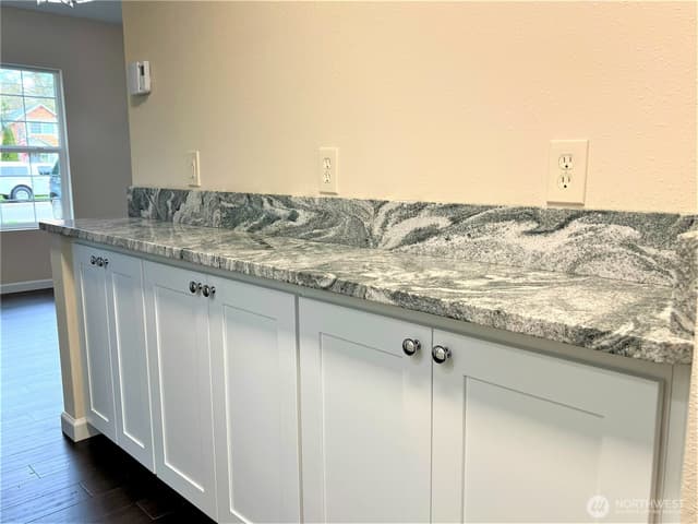 Property photo for 14721 Portland Avenue SW, Lakewood photo 4