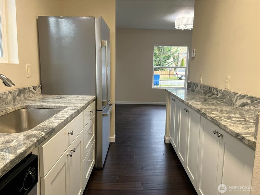 Property photo for 14721 Portland Avenue SW, Lakewood photo 12
