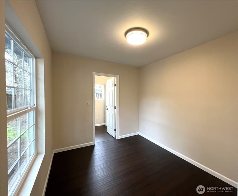 Property photo for 14721 Portland Avenue SW, Lakewood photo 10