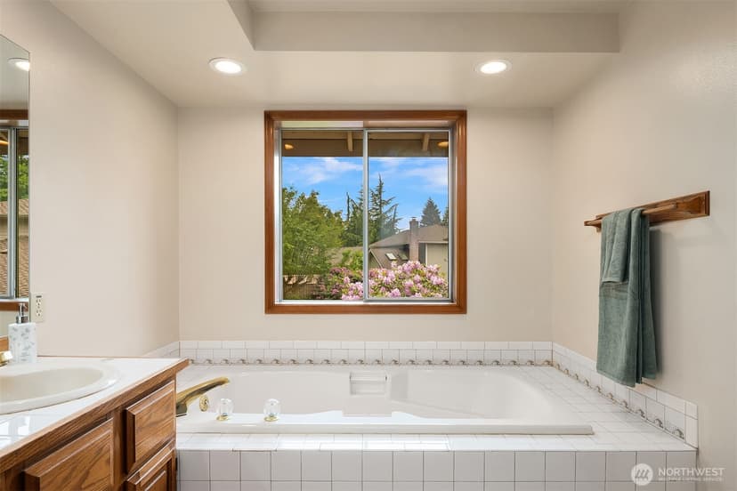 Property photo for 11828 43rd Drive SE, Everett photo 26