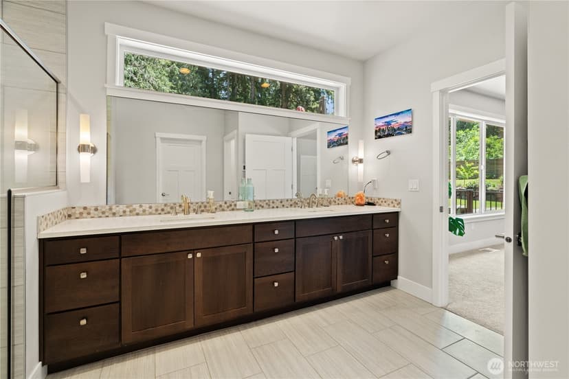 Property photo for 16424 252 Avenue SE, Issaquah photo 18