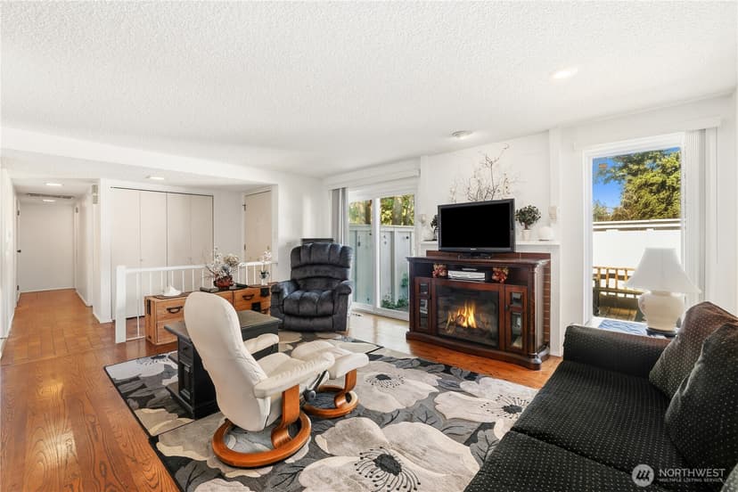 Property photo for 8618 Onyx Drive SW #F, Lakewood photo 5