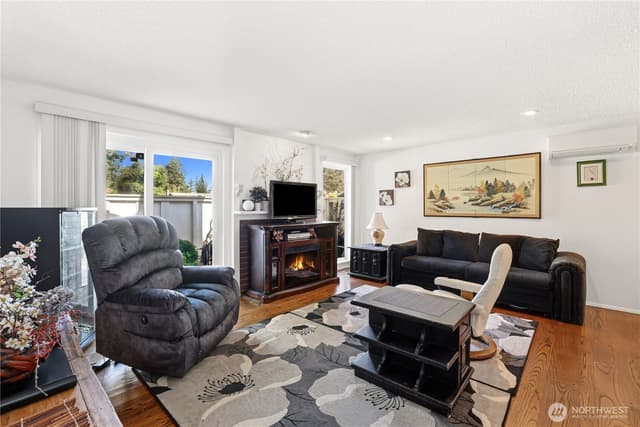 Property photo for 8618 Onyx Drive SW #F, Lakewood photo 4
