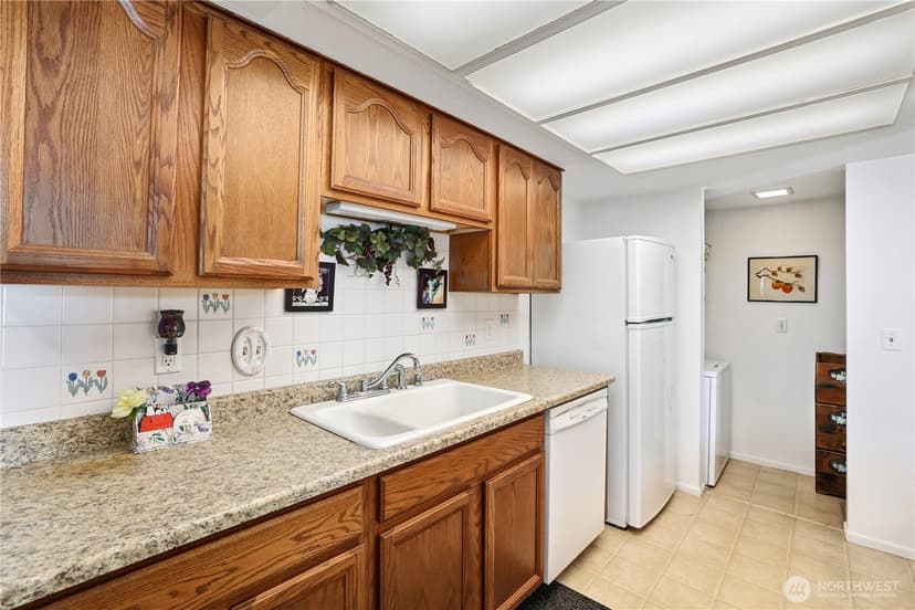 Property photo for 8618 Onyx Drive SW #F, Lakewood photo 10