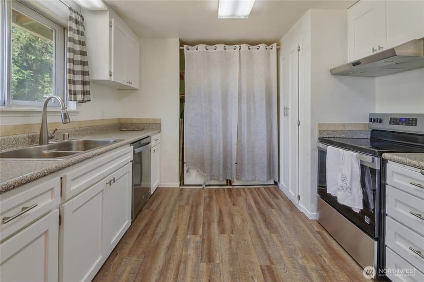 Property photo for 759 134th Street S, Tacoma photo 13