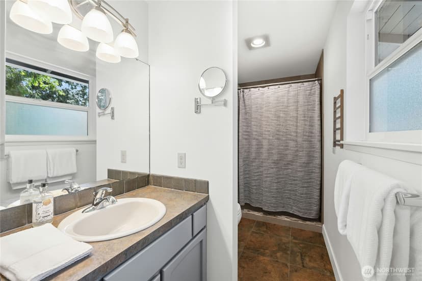Property photo for 2051 NE Bartre Court, Poulsbo photo 18