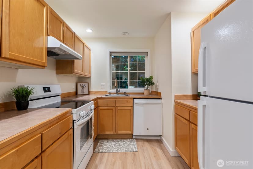 Property photo for 11706 Admiralty Way #B, Everett photo 10