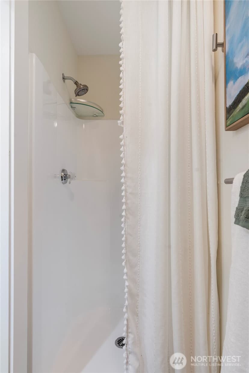 Property photo for 11706 Admiralty Way #B, Everett photo 18
