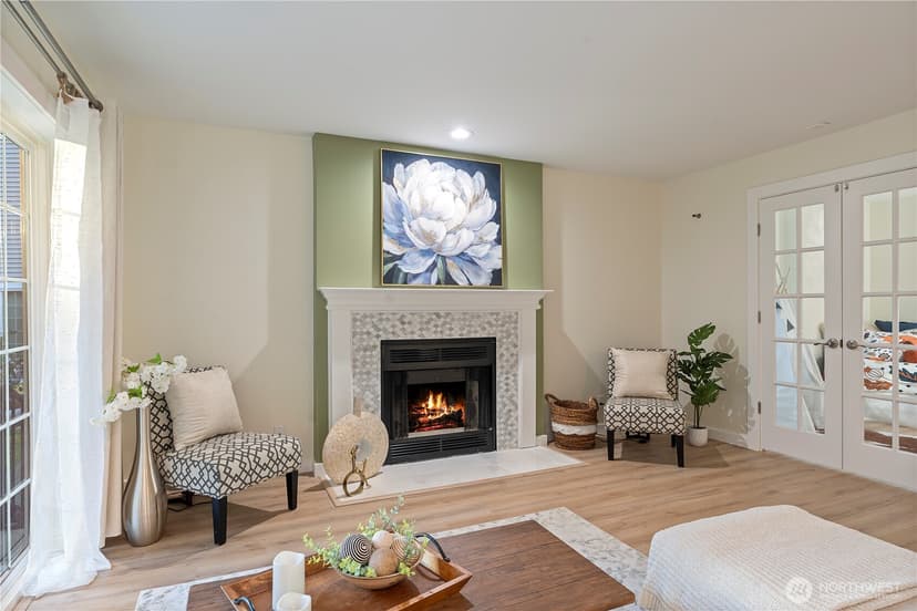 Property photo for 11706 Admiralty Way #B, Everett photo 2