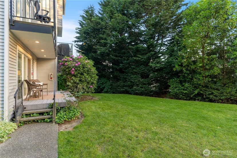 Property photo for 11706 Admiralty Way #B, Everett photo 30