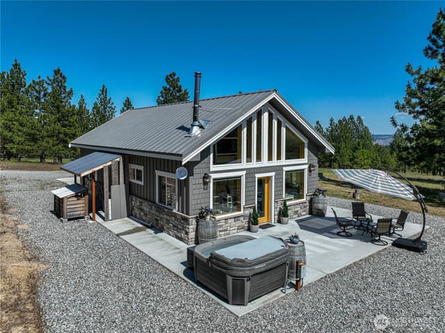 Property photo for 250 Open Ln, Chelan
