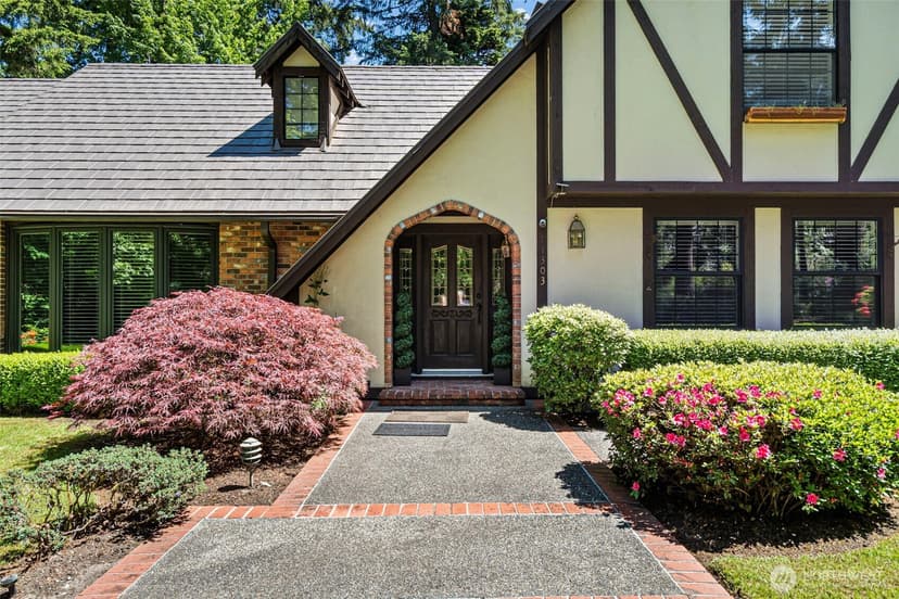 Property photo for 11303 Tower Road SW, Lakewood photo 6