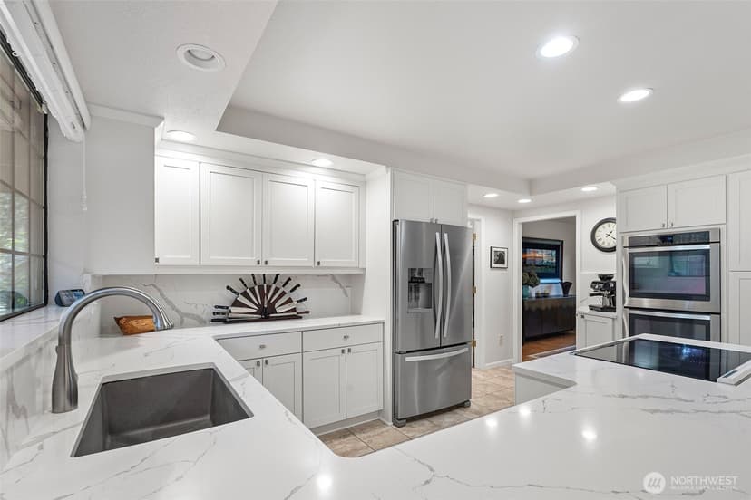 Property photo for 11303 Tower Road SW, Lakewood photo 11
