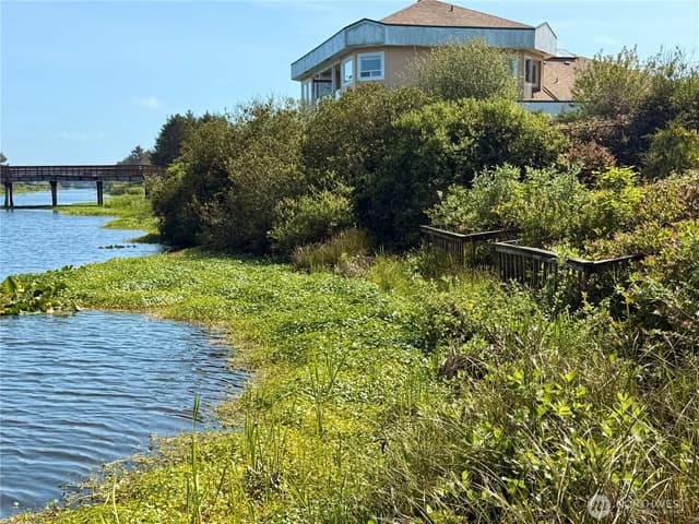 Property photo for 552 Point Brown Avenue NE, Ocean Shores photo 4