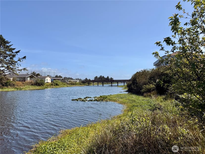 Property photo for 552 Point Brown Avenue NE, Ocean Shores photo 5