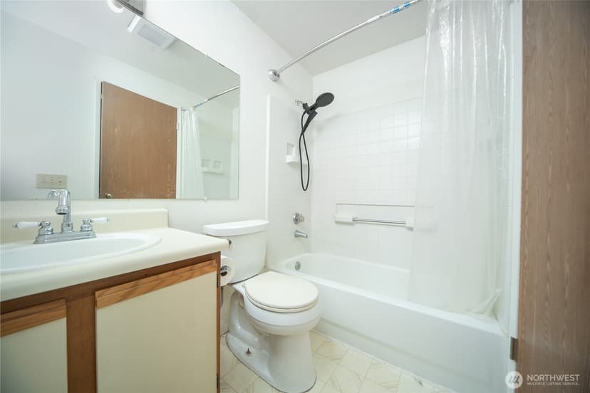 Property photo for 16817 Larch Way #D206, Lynnwood photo 25
