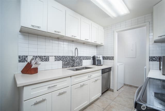 Property photo for 16817 Larch Way #D206, Lynnwood photo 5