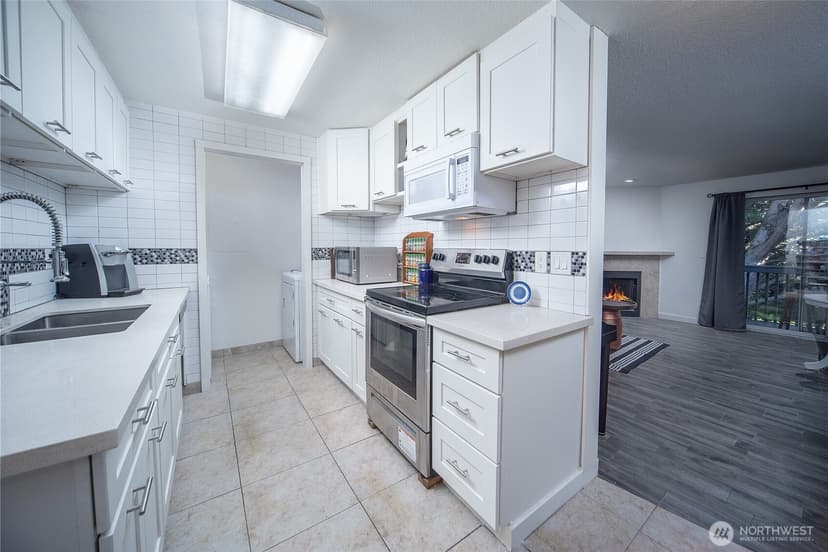Property photo for 16817 Larch Way #D206, Lynnwood photo 10