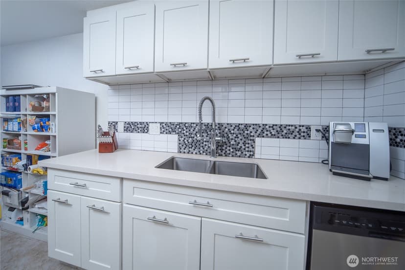 Property photo for 16817 Larch Way #D206, Lynnwood photo 7