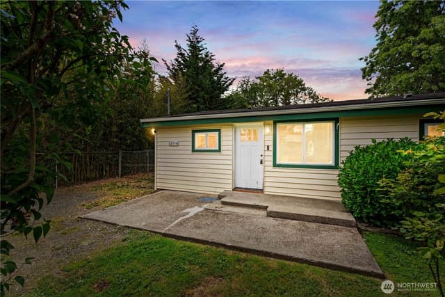 Property photo for 11710 & 11708 Vickery Avenue E, Tacoma photo 3