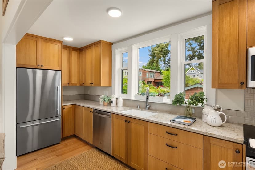 Property photo for 565 Ericksen Avenue NE, Bainbridge Island photo 8