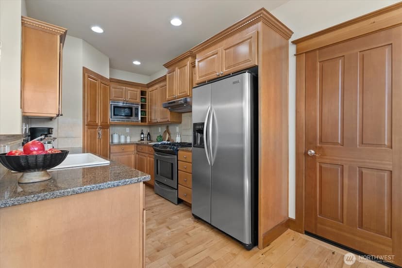 Property photo for 822 235th Place SE, Bothell photo 11