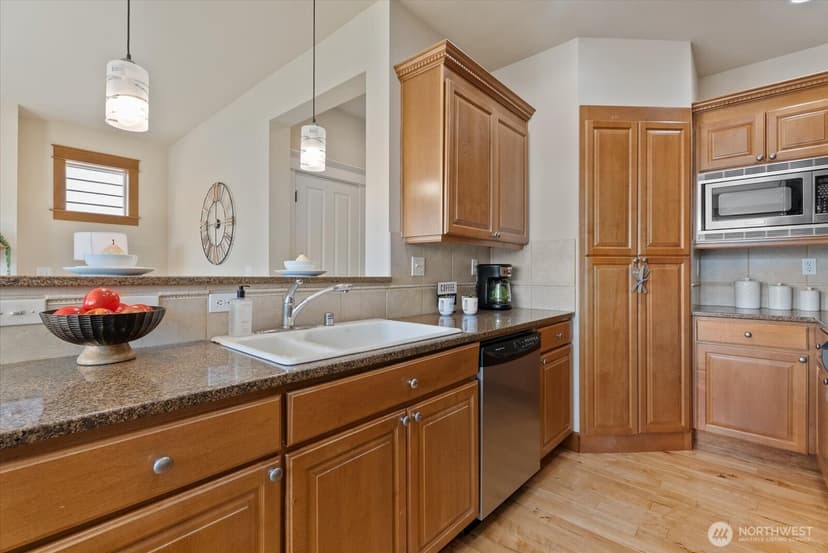 Property photo for 822 235th Place SE, Bothell photo 12