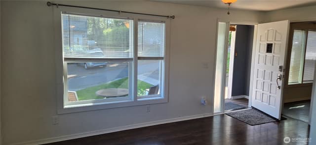Property photo for 2316 NE Sunset Lane, Bremerton photo 4