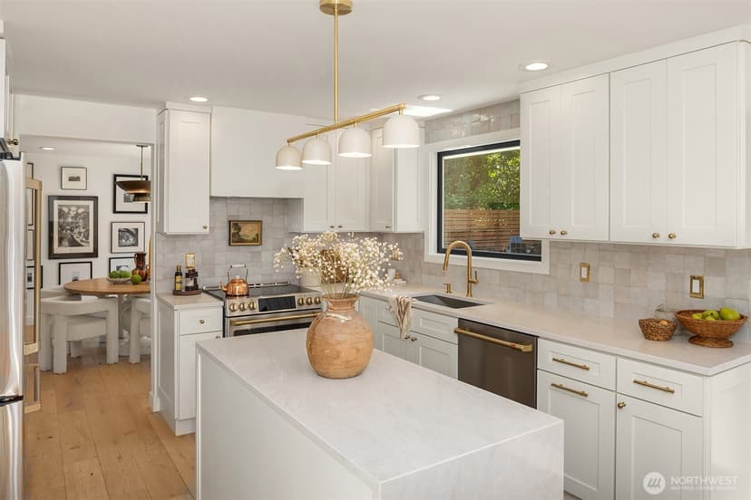 Property photo for 7709 Ridgecrest Lane, Mercer Island photo 9