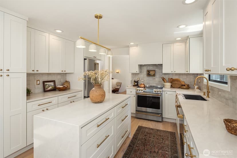 Property photo for 7709 Ridgecrest Lane, Mercer Island photo 4