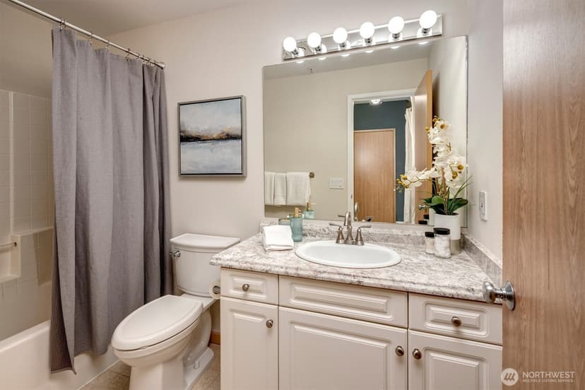 Property photo for 10825 SE 200th Street #E202, Kent photo 13
