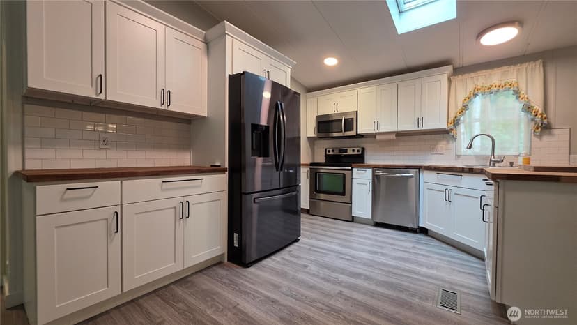 Property photo for 5170 Phillips Road SE, Port Orchard photo 12