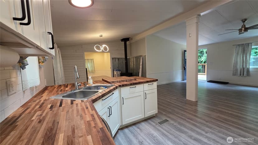 Property photo for 5170 Phillips Road SE, Port Orchard photo 10