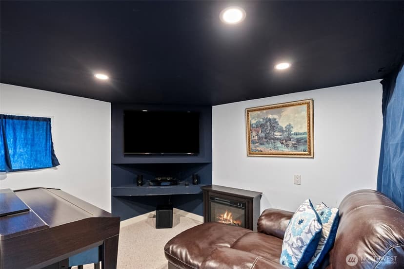 Property photo for 8016 E Daniels Loop, Port Orchard photo 17