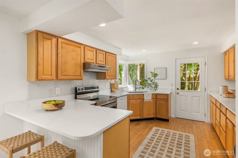 Property photo for 8980 Bay Street NE, Bainbridge Island photo 13