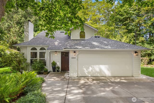 Property photo for 8980 Bay Street NE, Bainbridge Island photo 2