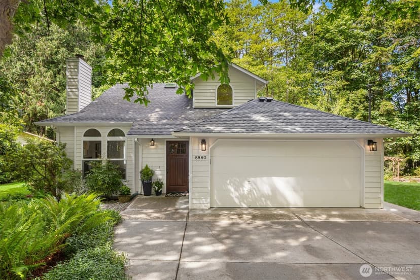 Property photo for 8980 Bay Street NE, Bainbridge Island photo 2