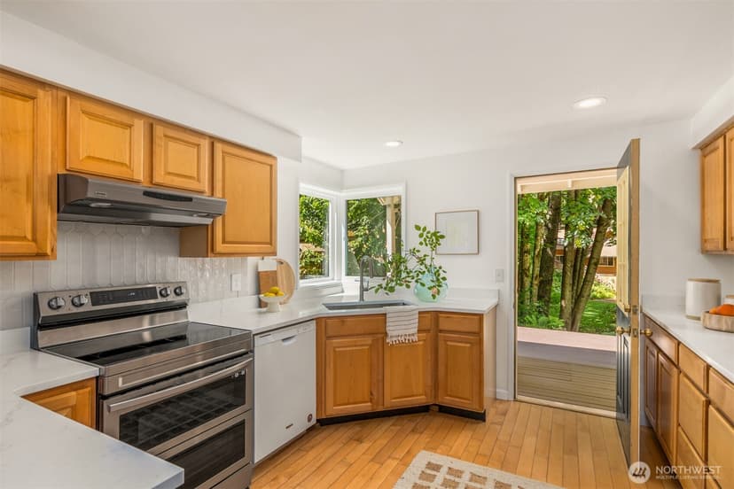 Property photo for 8980 Bay Street NE, Bainbridge Island photo 16