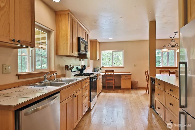 Property photo for 6939 Old Wagon Road, Clinton photo 5